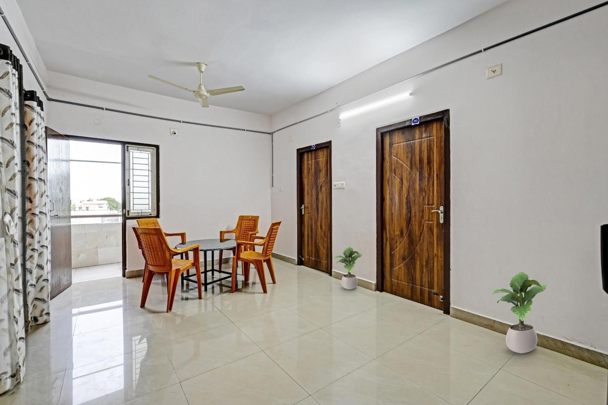 Hotel O Coastal Inn Luxury Service Apartments Kākināda Extérieur photo