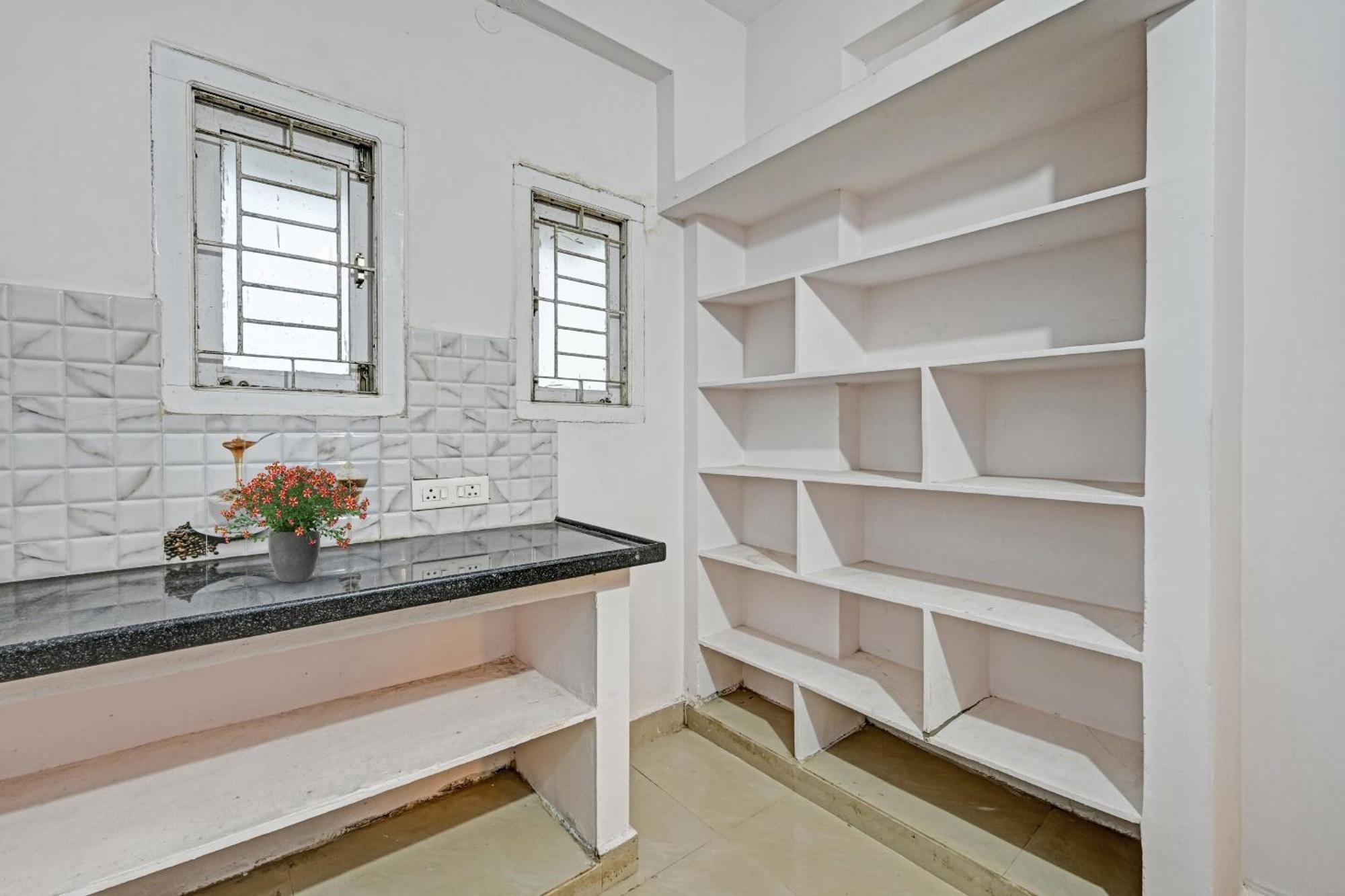 Hotel O Coastal Inn Luxury Service Apartments Kākināda Extérieur photo